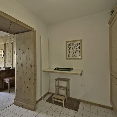 Chesa Pradash 5 - Celerina アパート ツェエリーナ